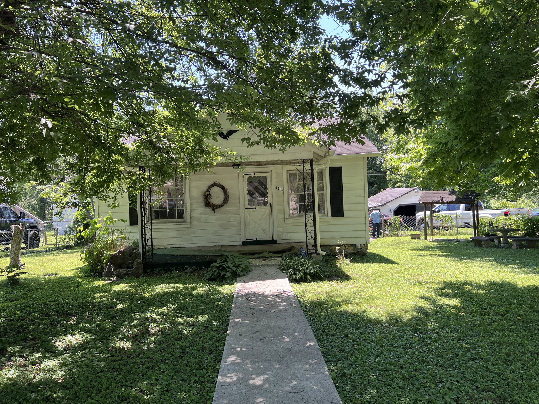 2306 Alpine Ave — photo