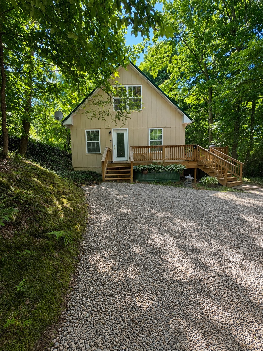 725 Calvert Ridge Road, Westmoreland, TN 37186