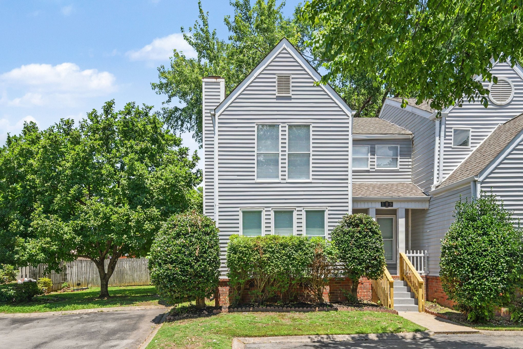 109 Summerlake Pl — photo