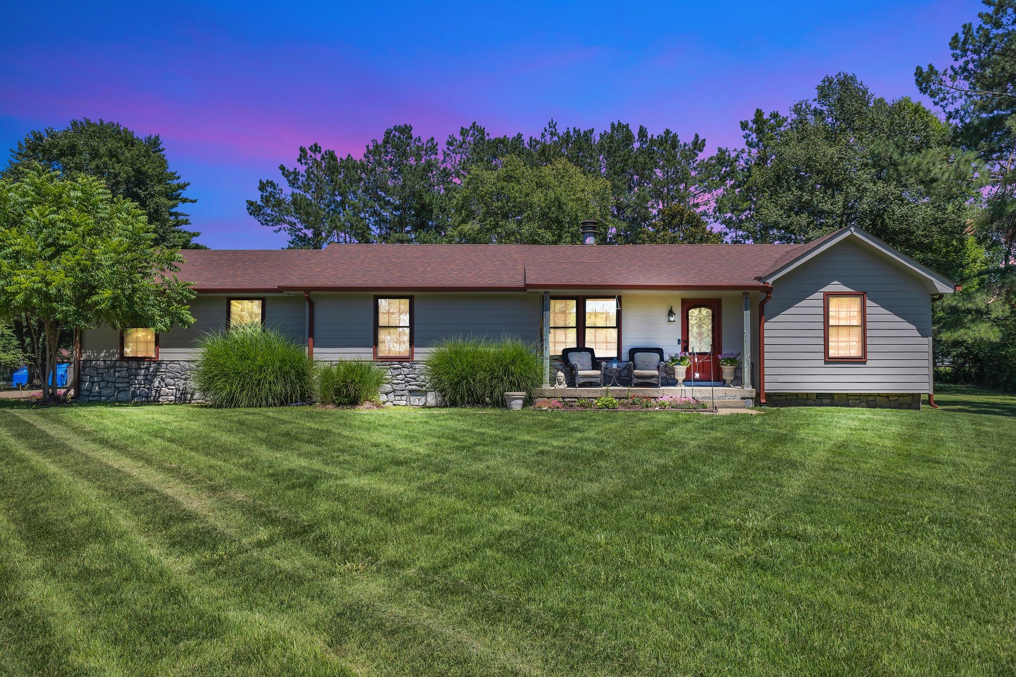 325 Dawn Dr — photo