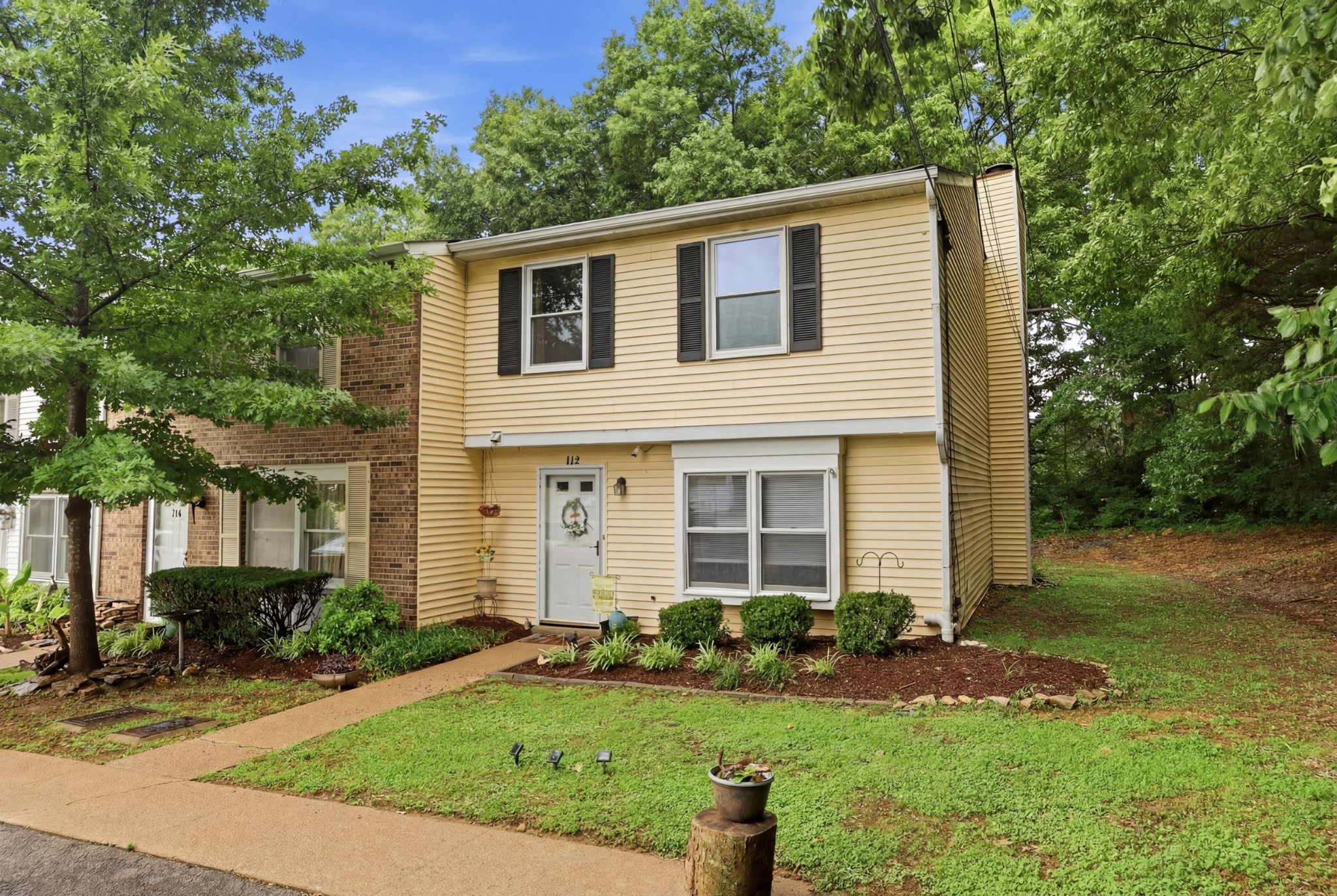 112 Lake Forest Ct — photo