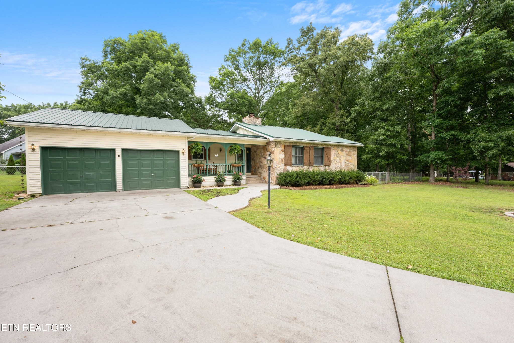 241 Cardinal Loop — photo
