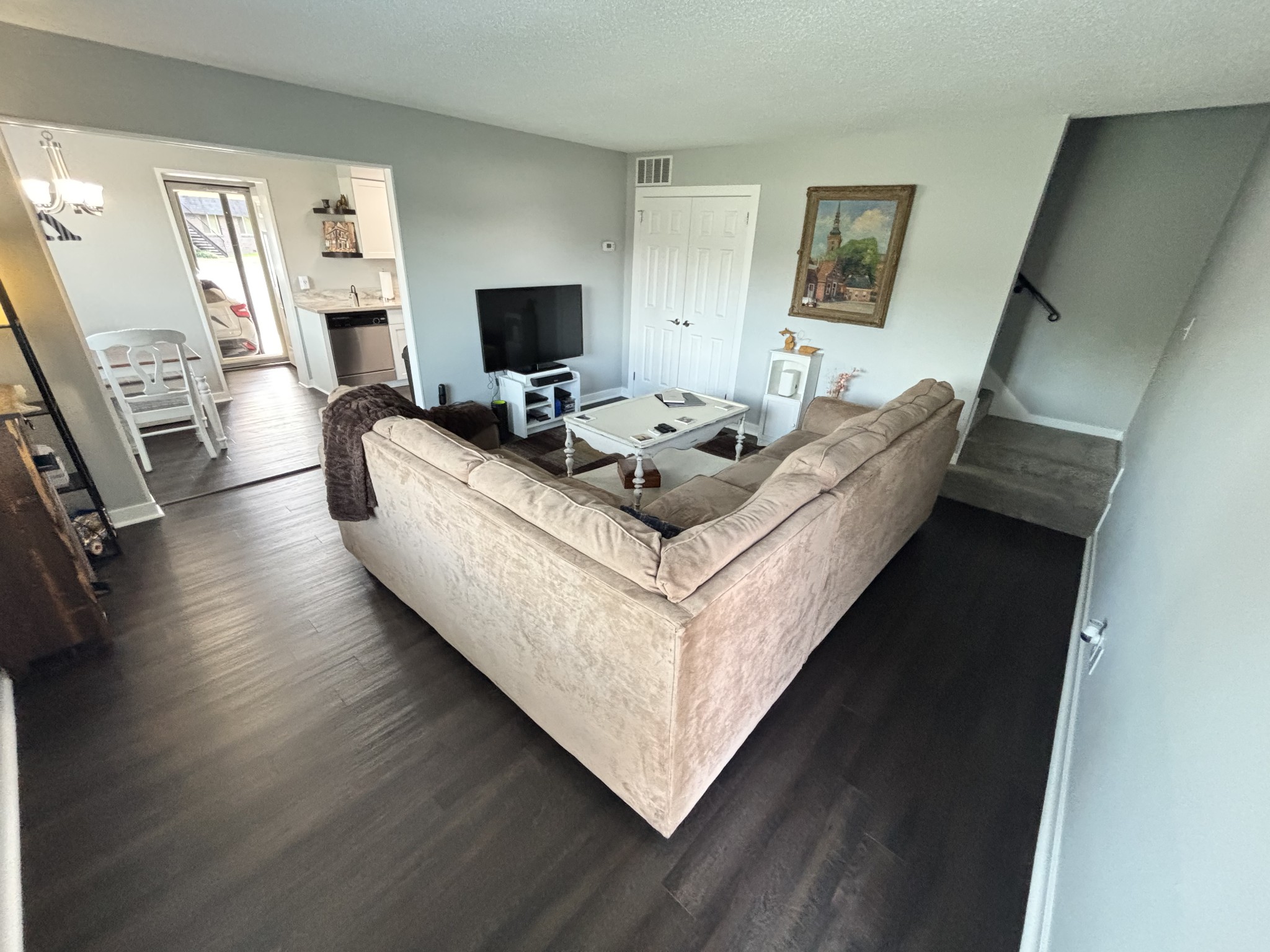 250 Donna Dr 2B — photo