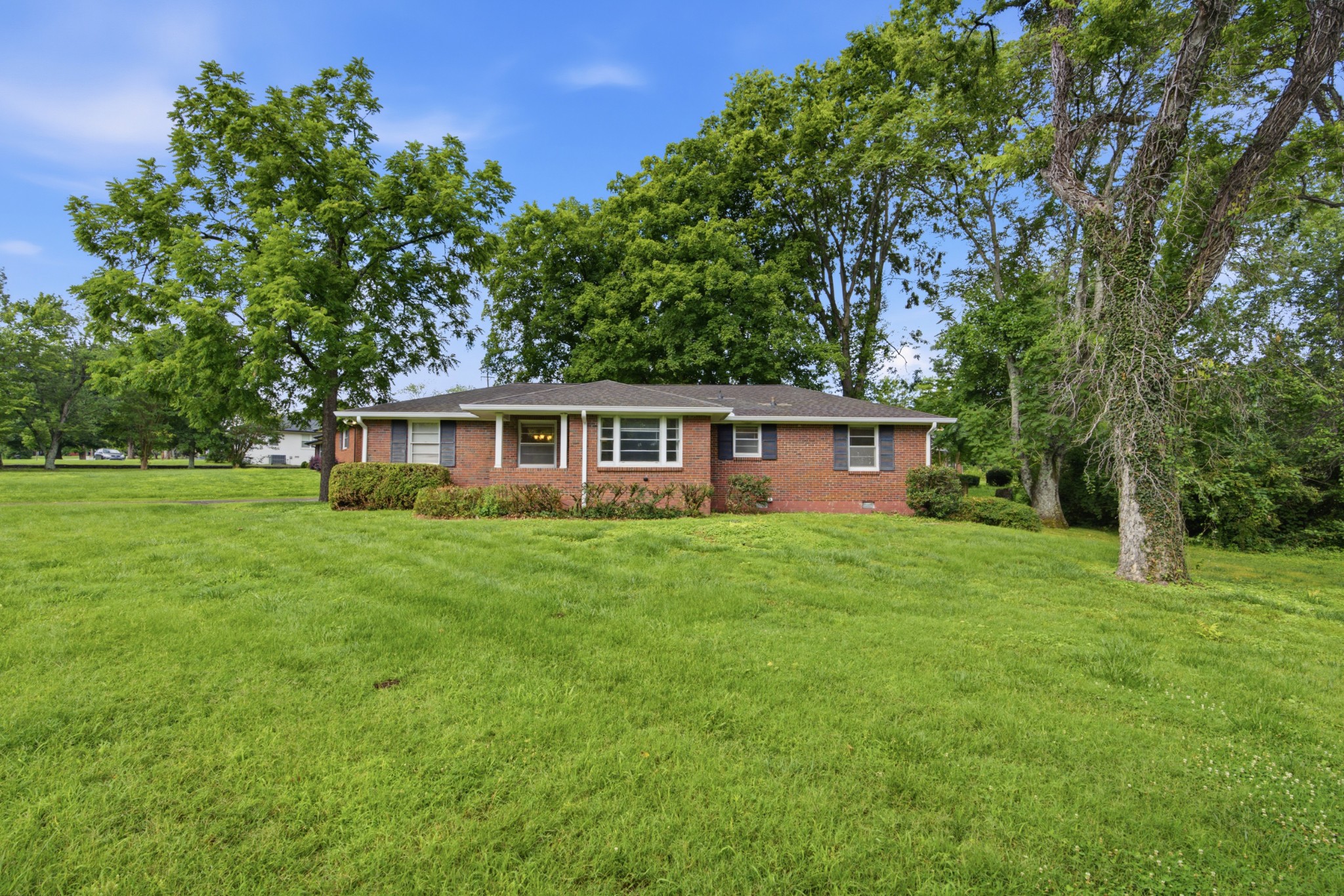 5101 Regent Dr — photo