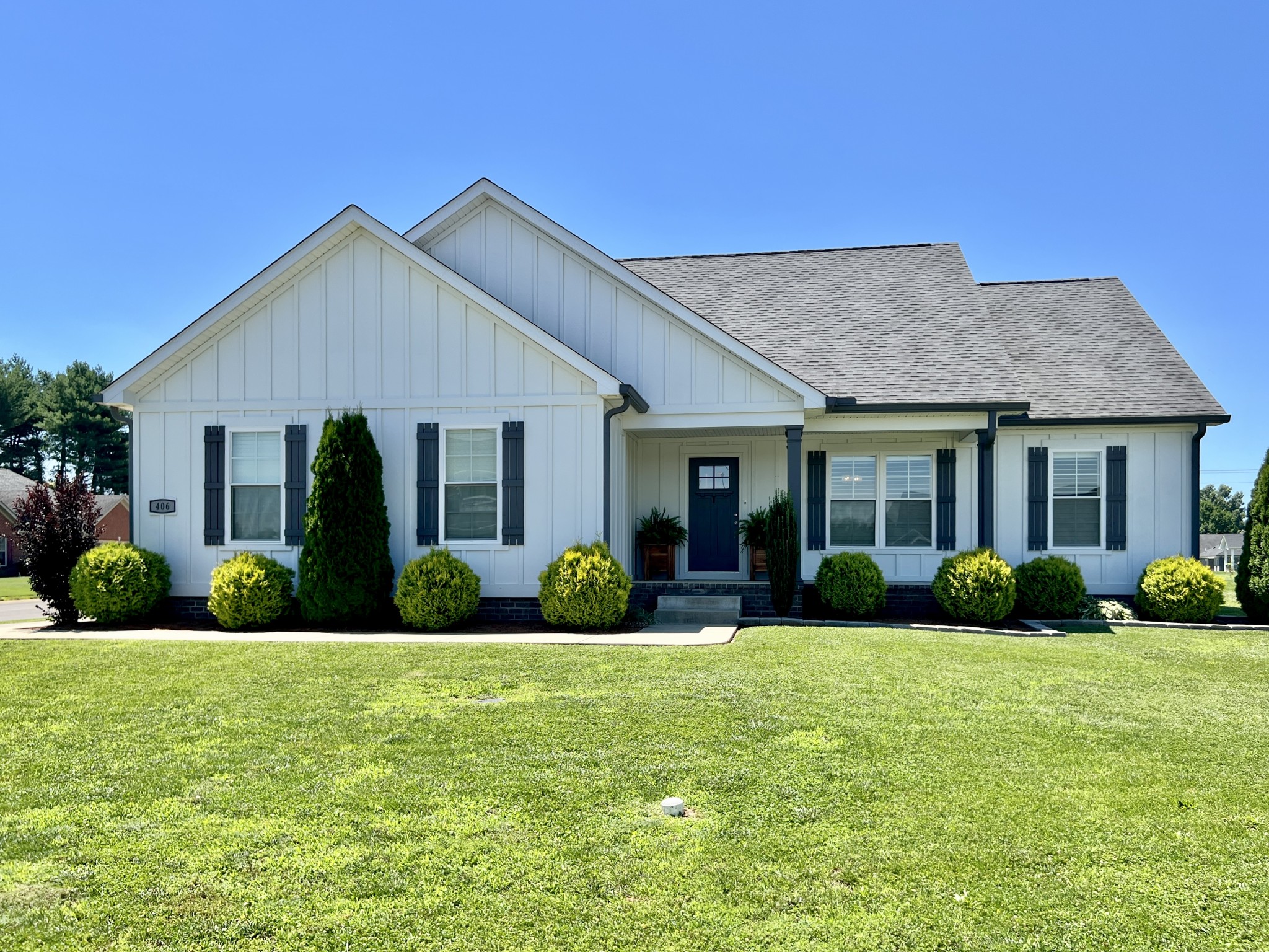 406 Retreat Way — photo