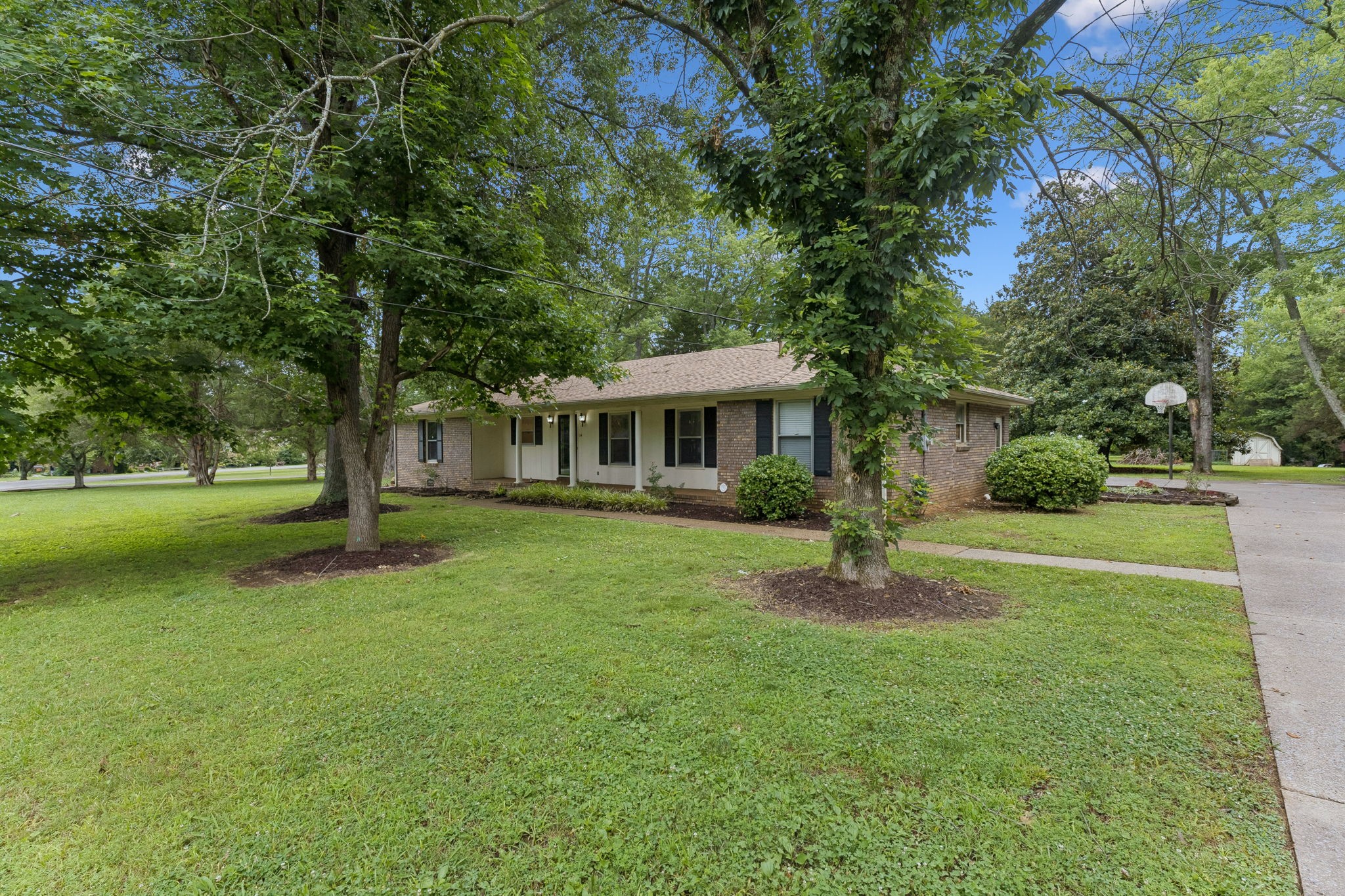 114 Paschal Dr — photo