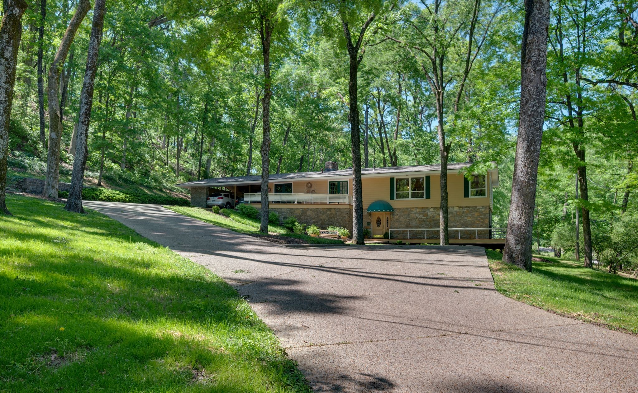 945 Forest Acres Ct — photo