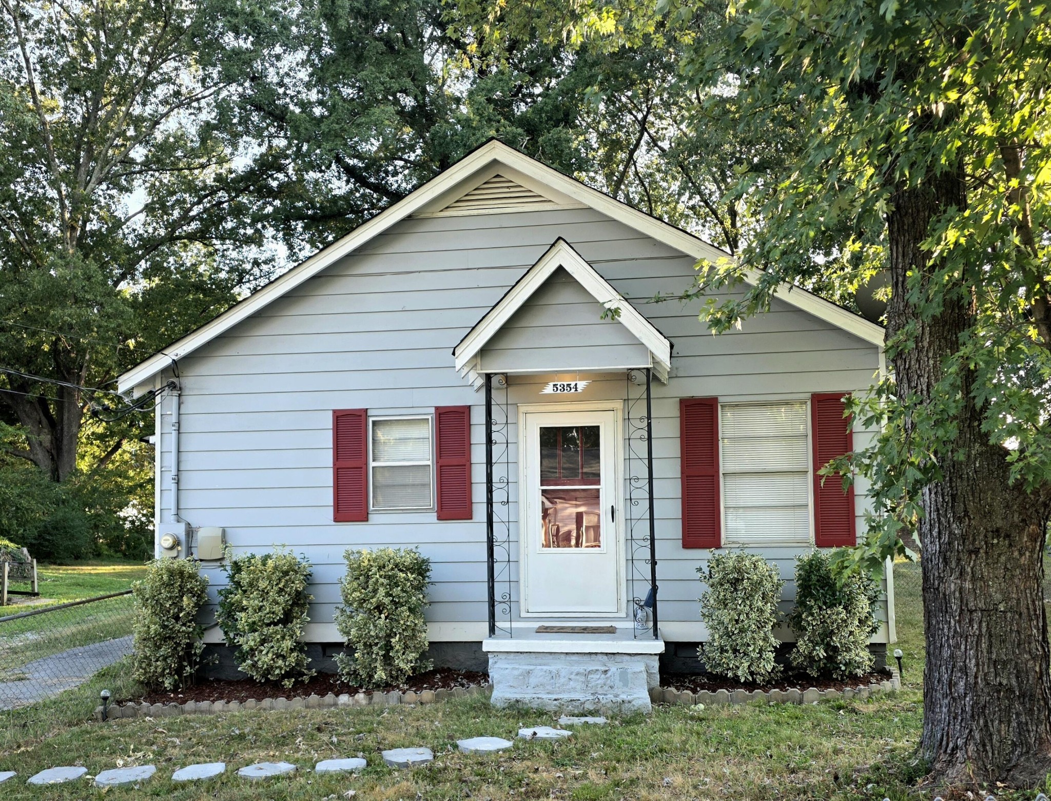 5354 Greenbriar Road — photo