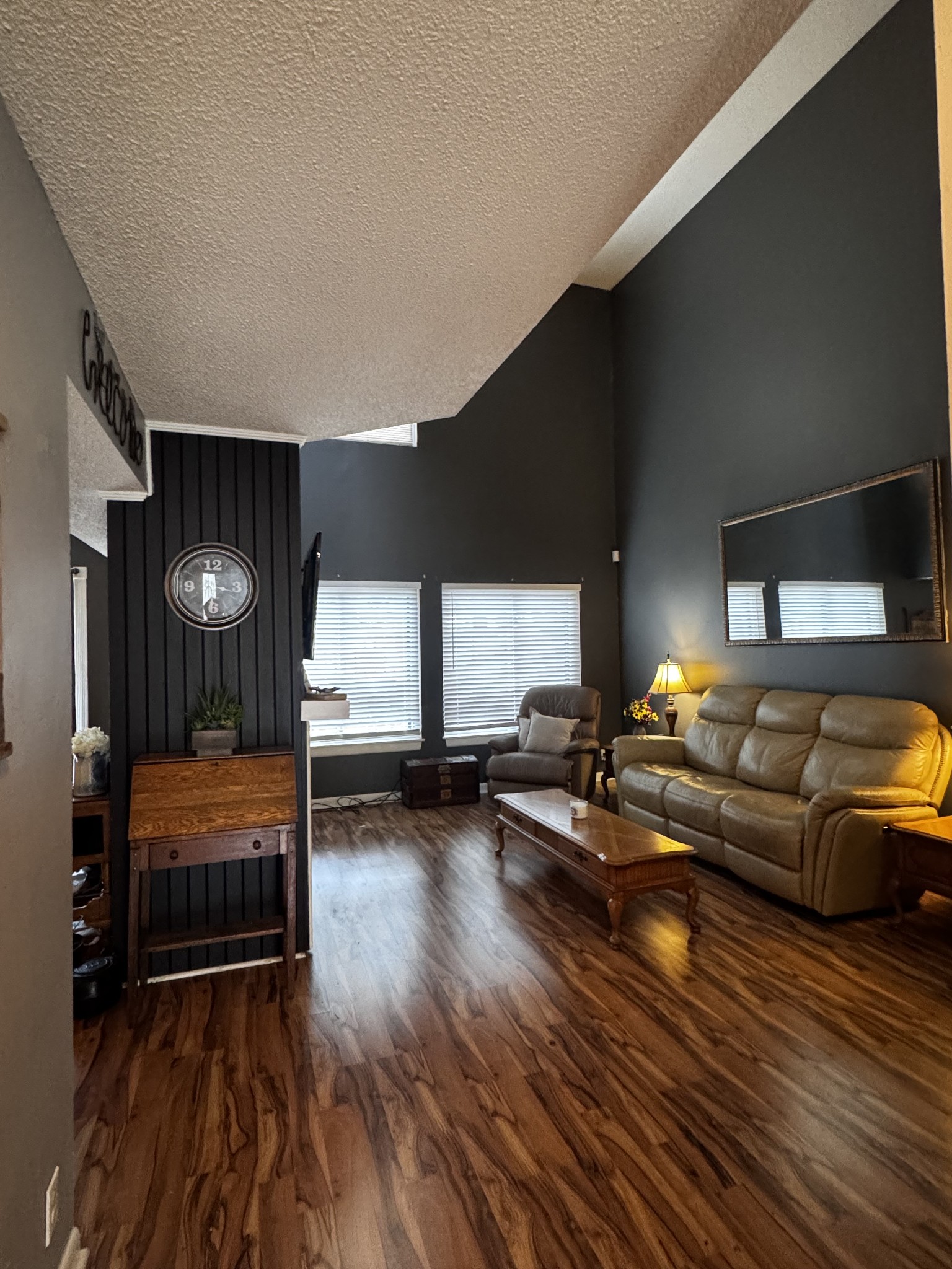 4838 Club Dr — photo