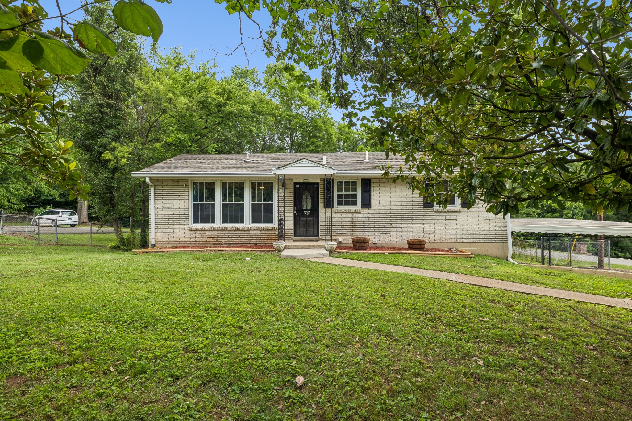 225 Bonnafield Dr — photo