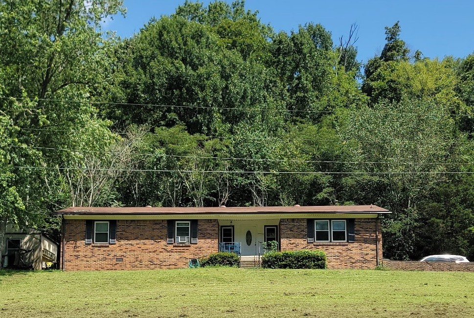 275 Lakeside Dr — photo