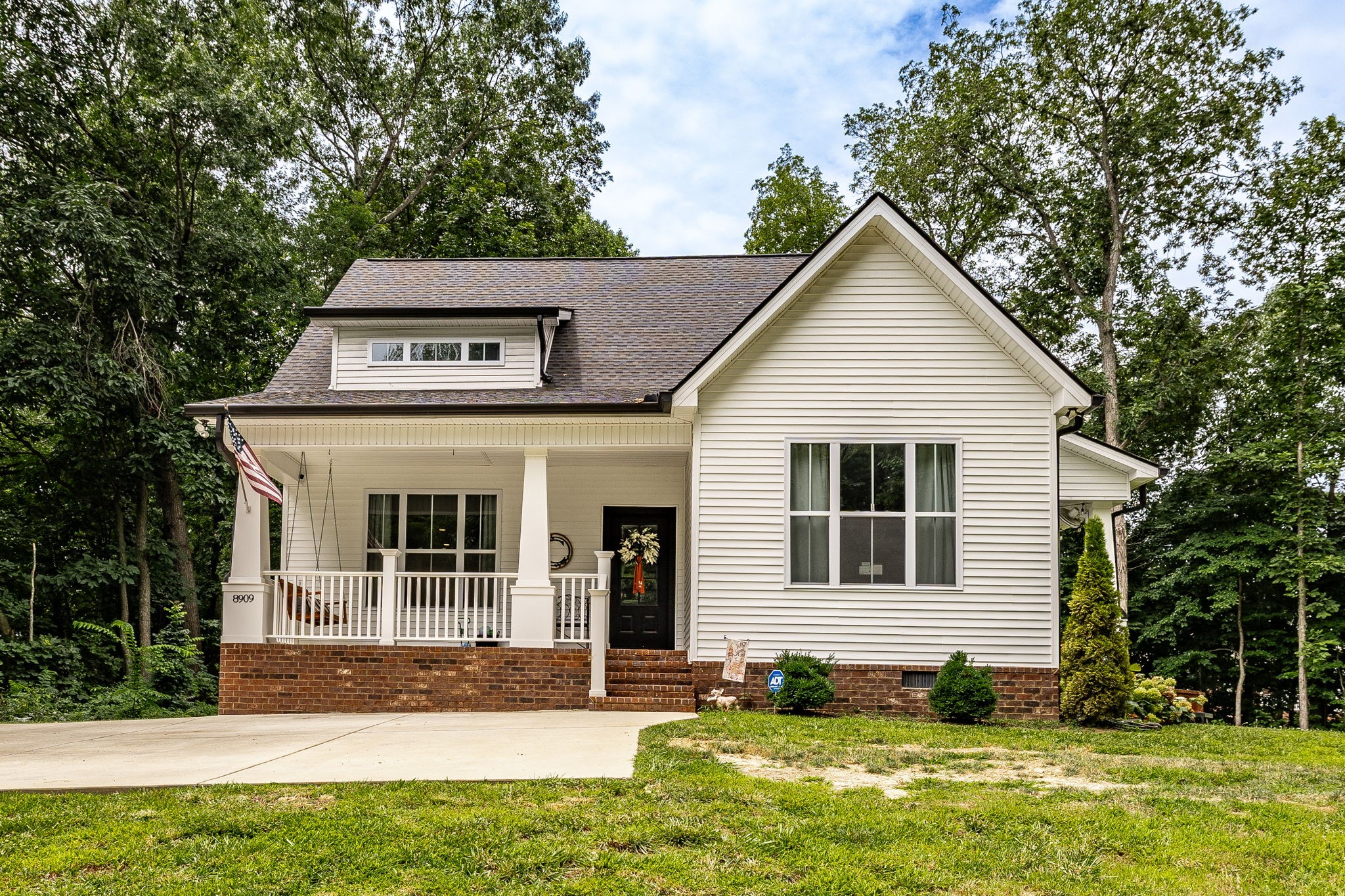 8909 Cedar Grove Rd — photo