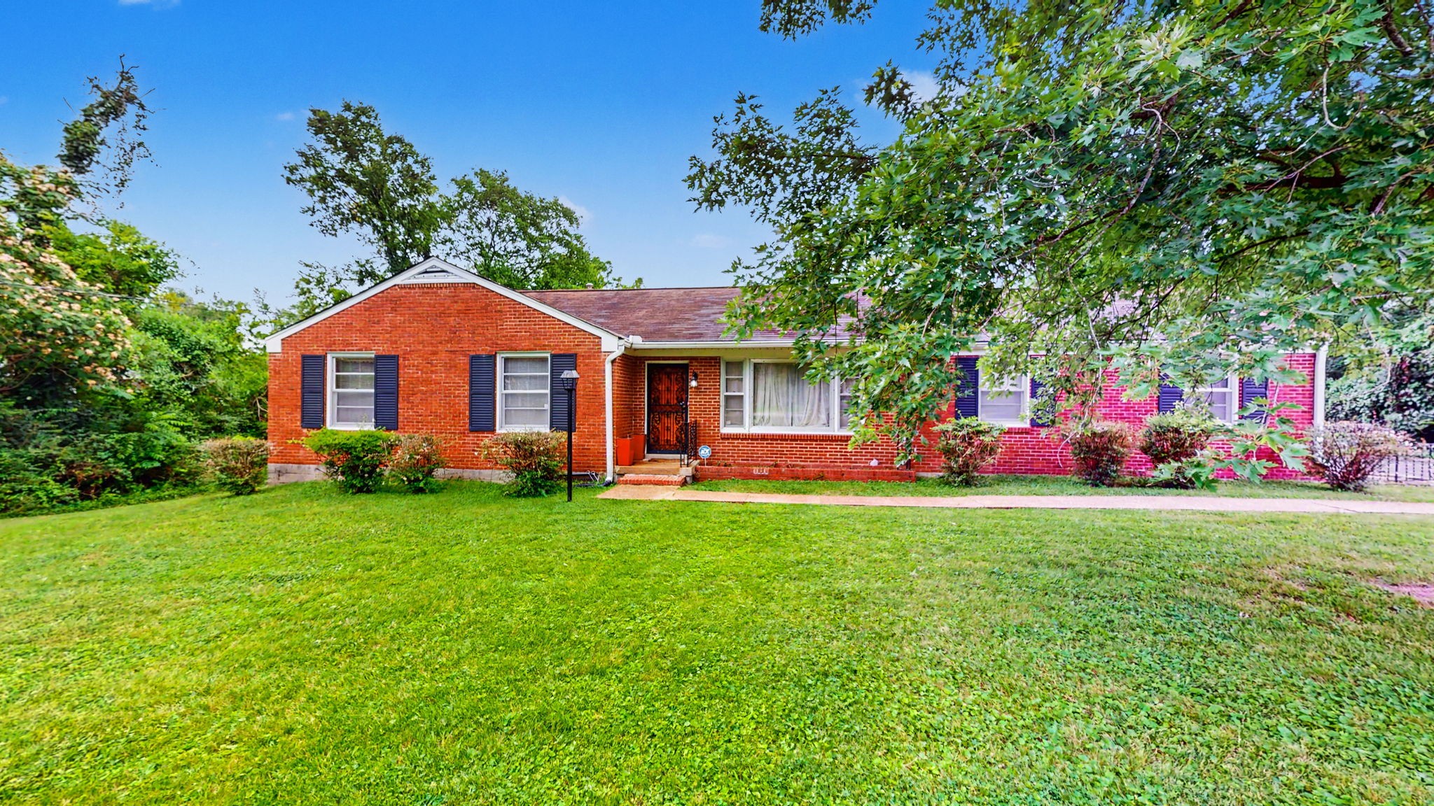1223 Westchester Dr — photo