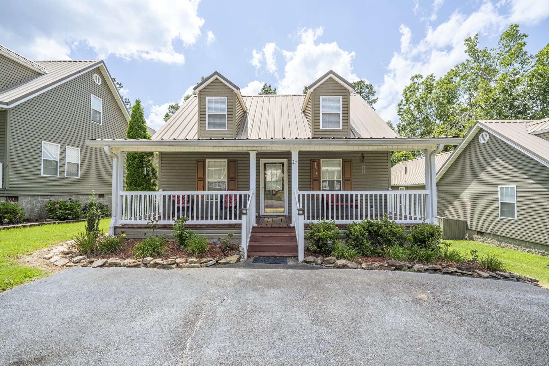 27 Tamara Trl — photo