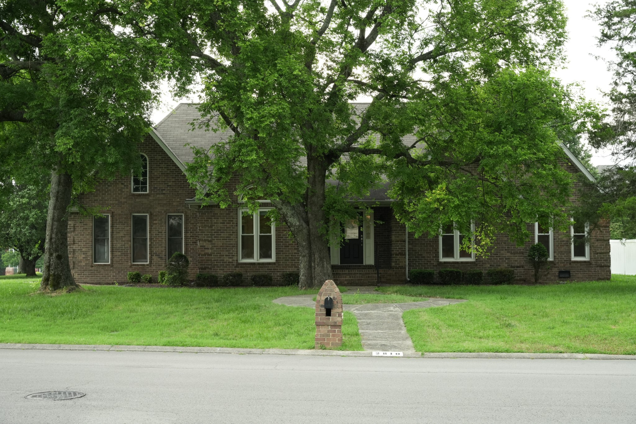 2810 Regenwood Dr — photo