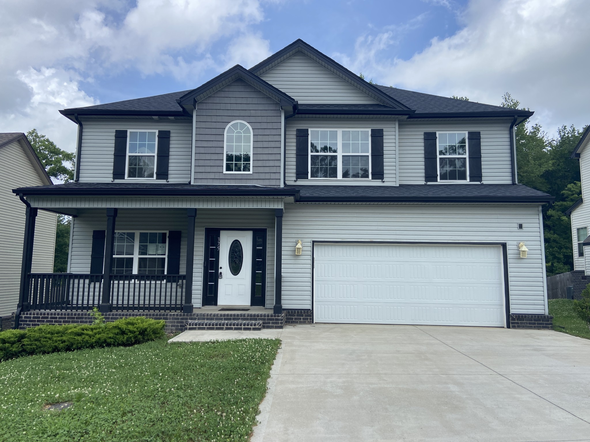 375 Barry Dr — photo