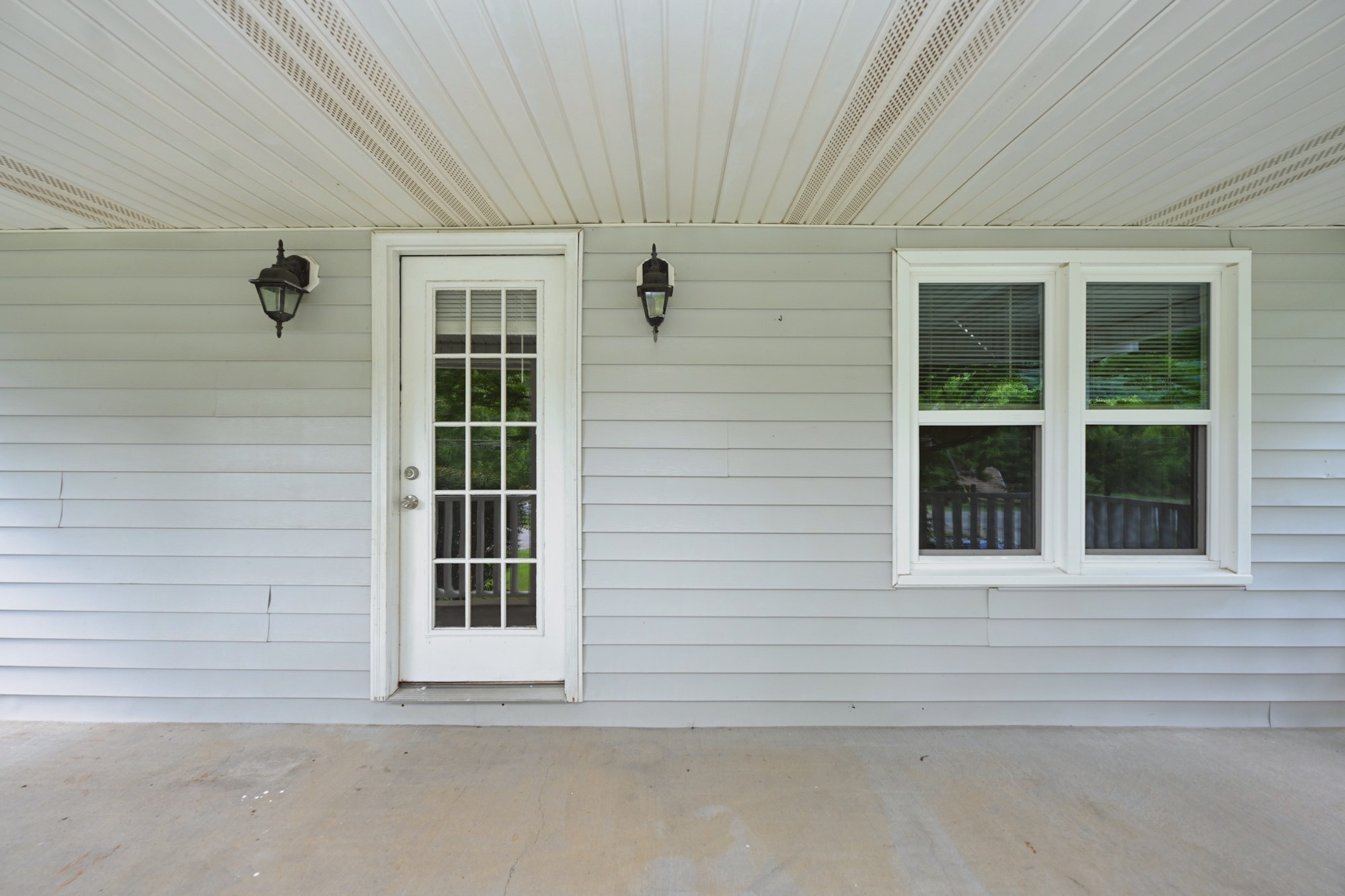 1290 Louisville Hwy — photo