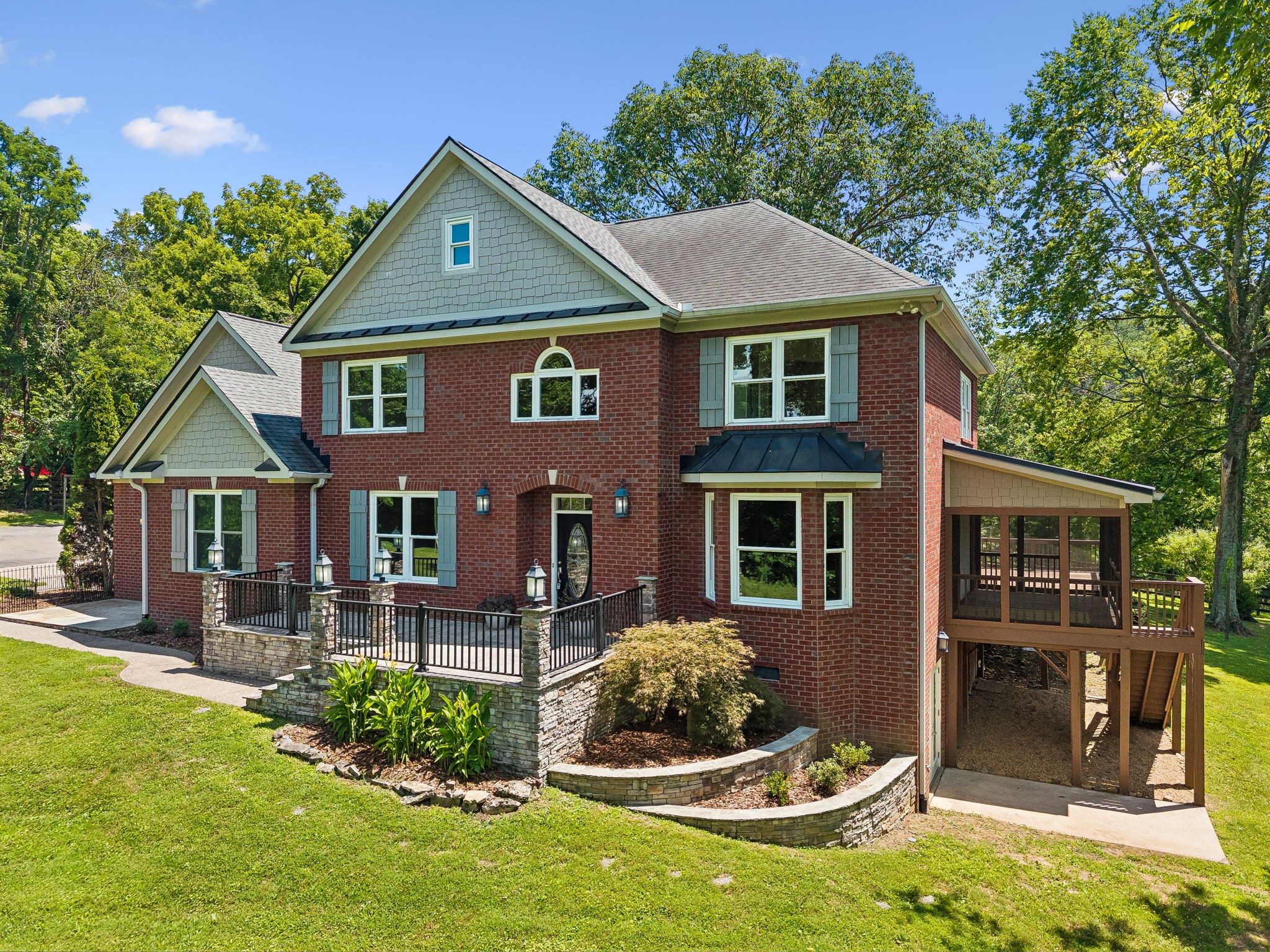 2671 Sanford Rd — photo