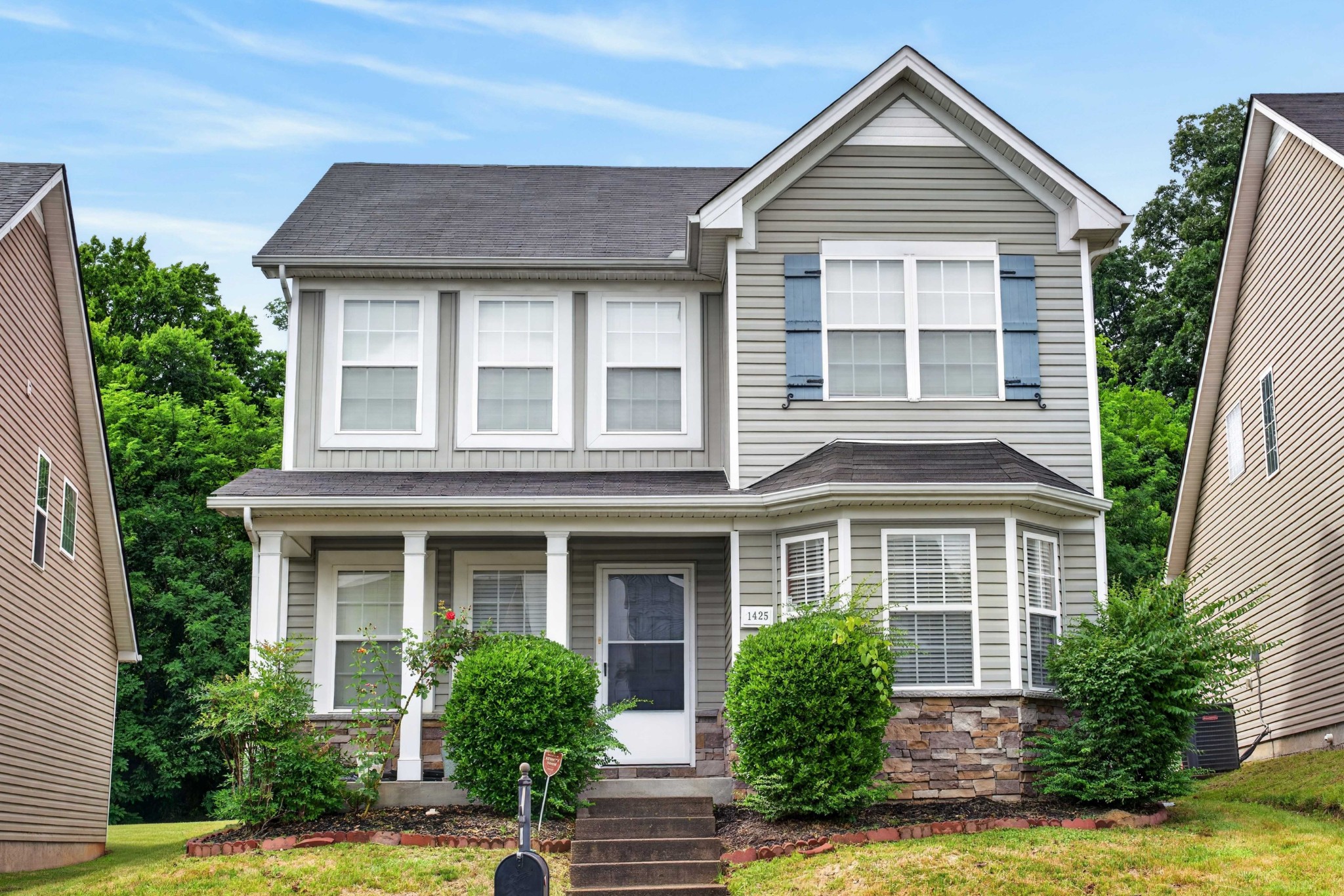 1425 Sprucedale Dr — photo