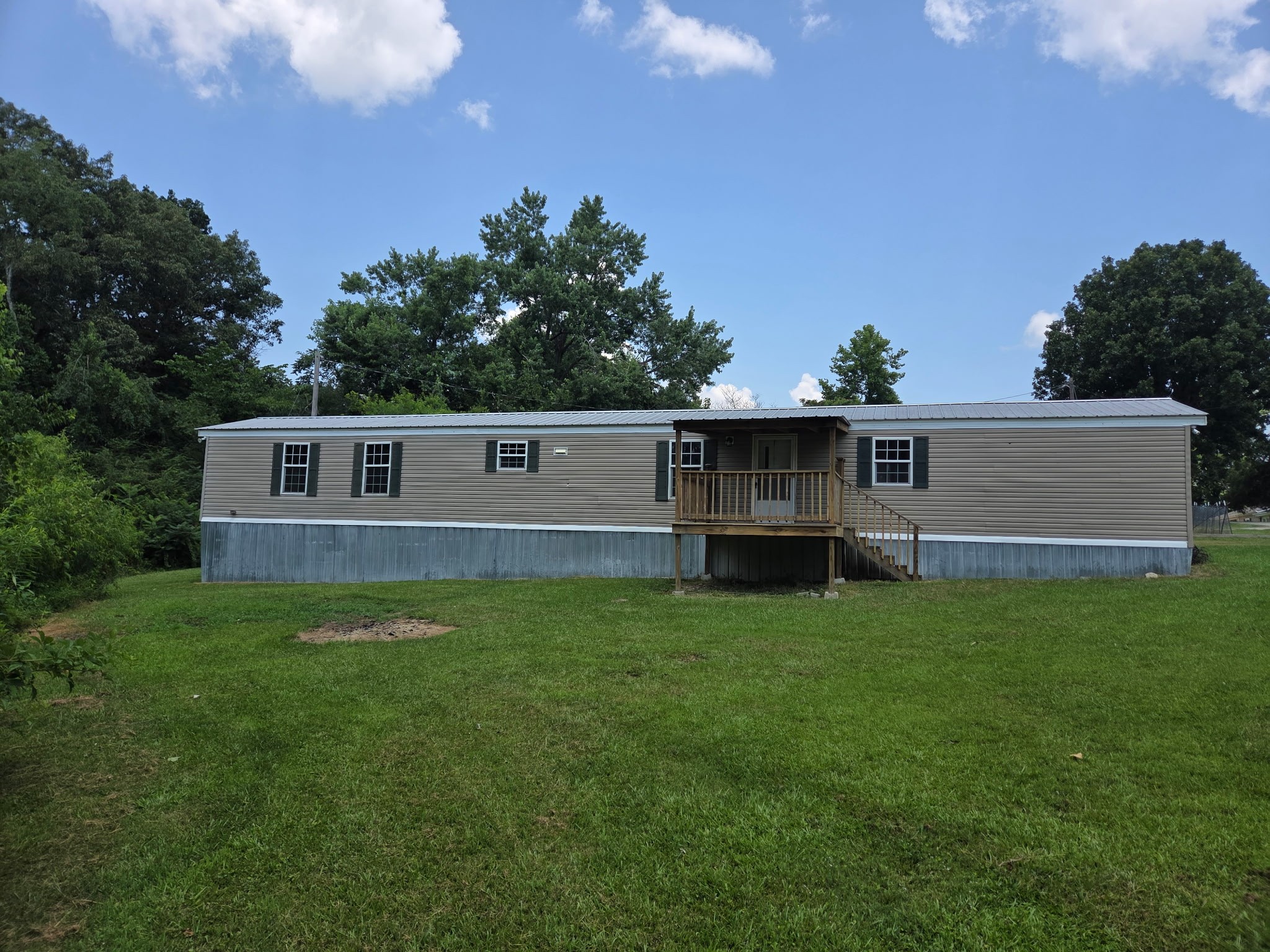 121 Sealtest Dr — photo