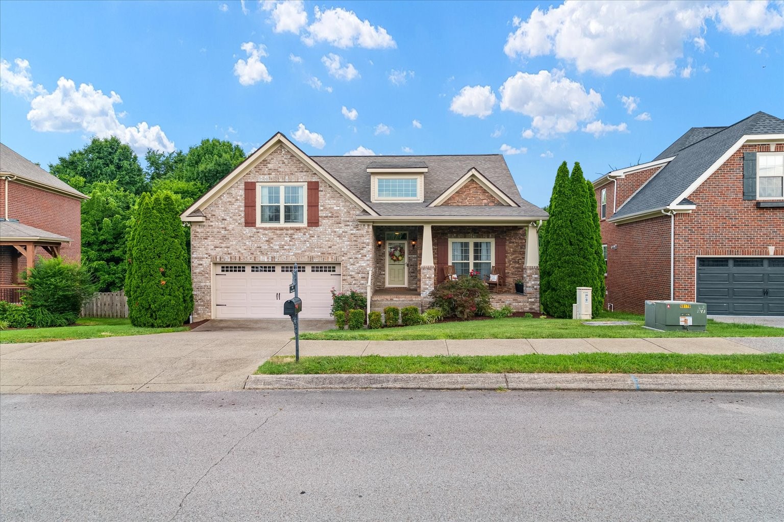 1002 Aenon Cir — photo