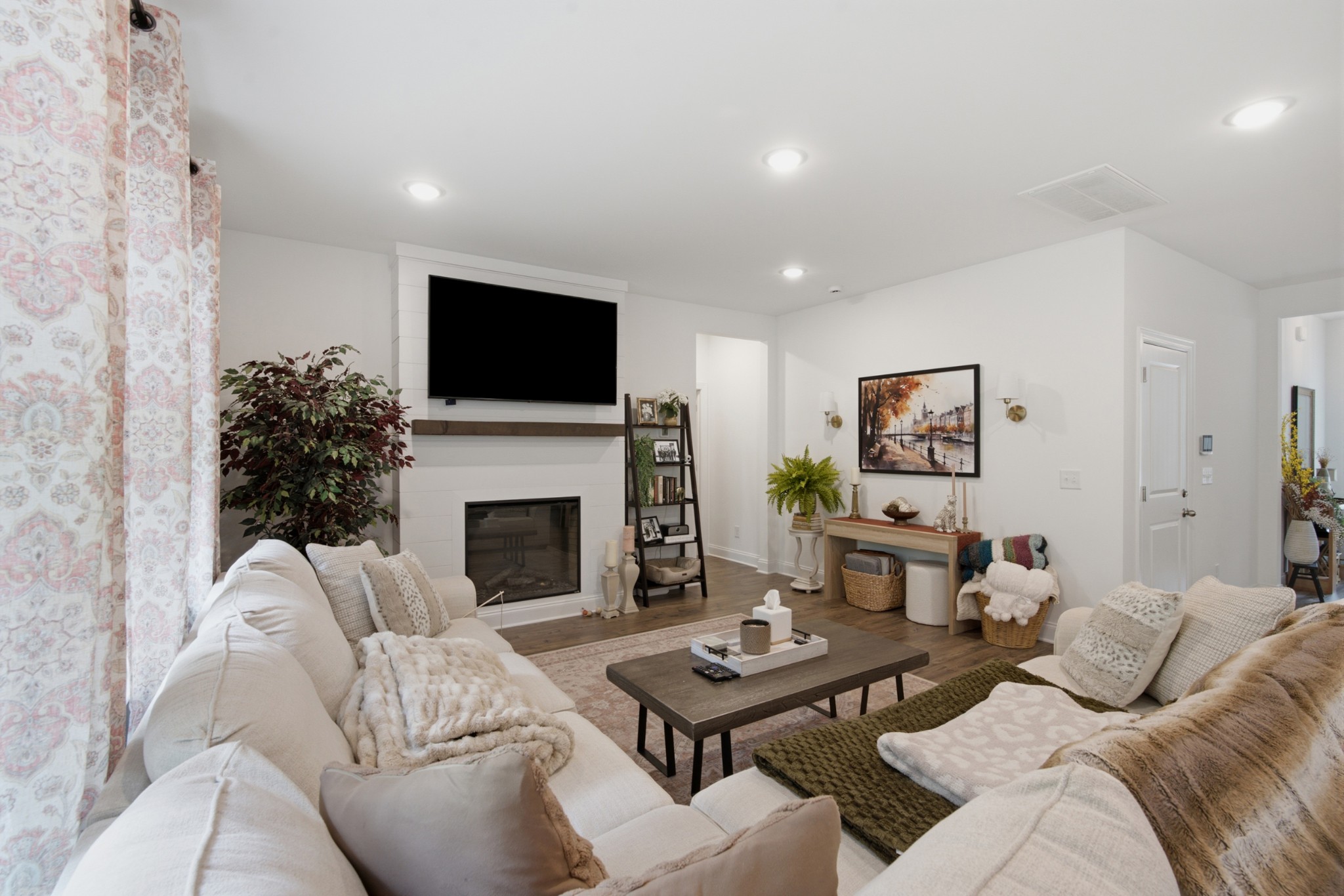 2320 Aniston Ct — photo