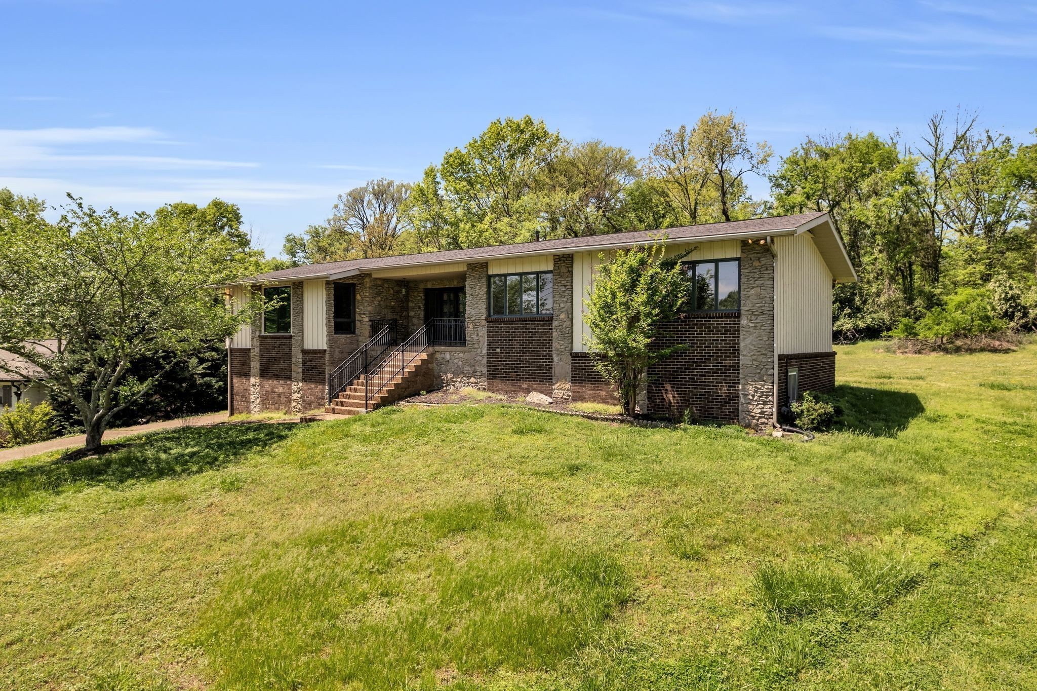 118 Sun Valley Rd — photo