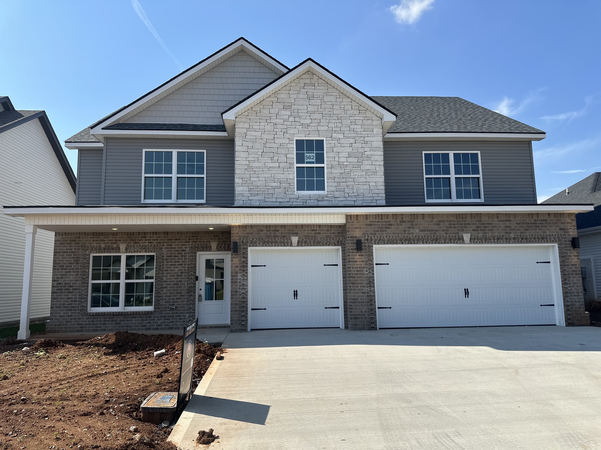 657 Woodrush Dr — photo