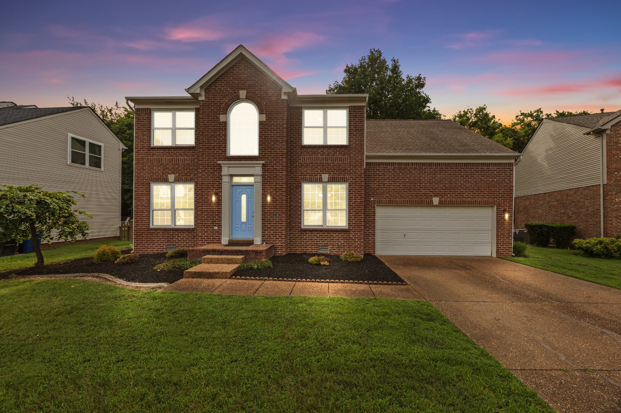 304 Devonshire Dr — photo