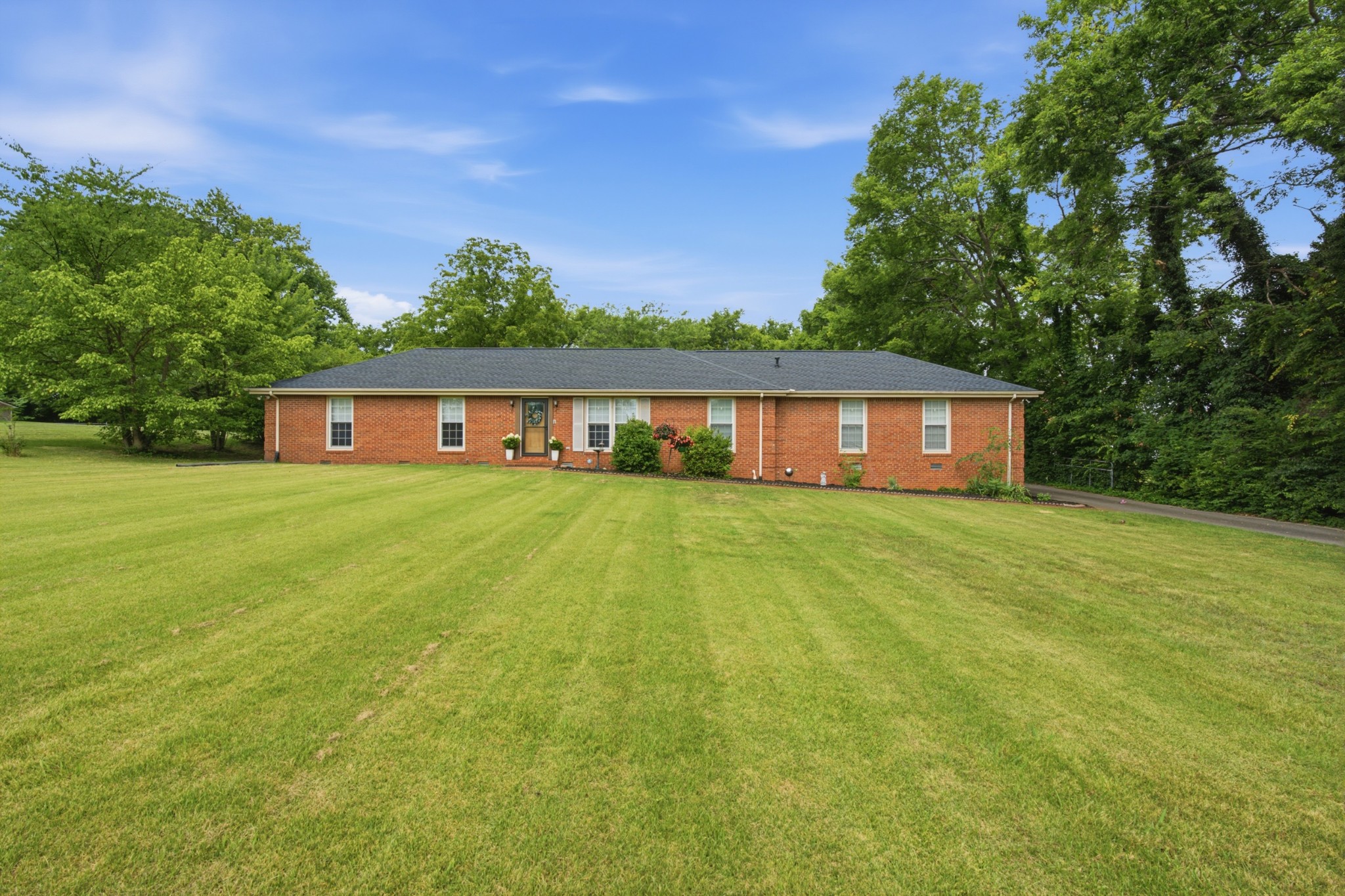 228 Maple Hill Rd — photo