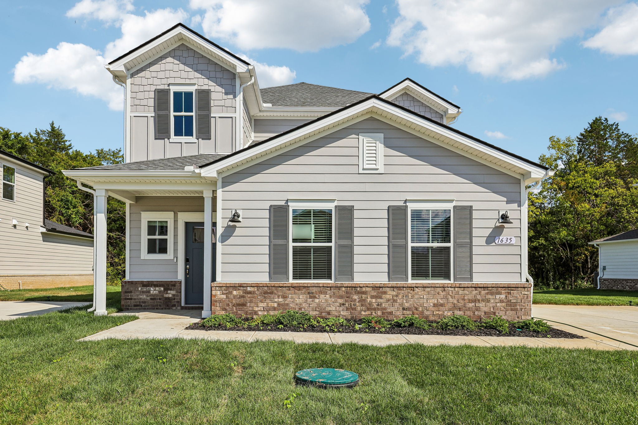 1635 Garnet Way — photo