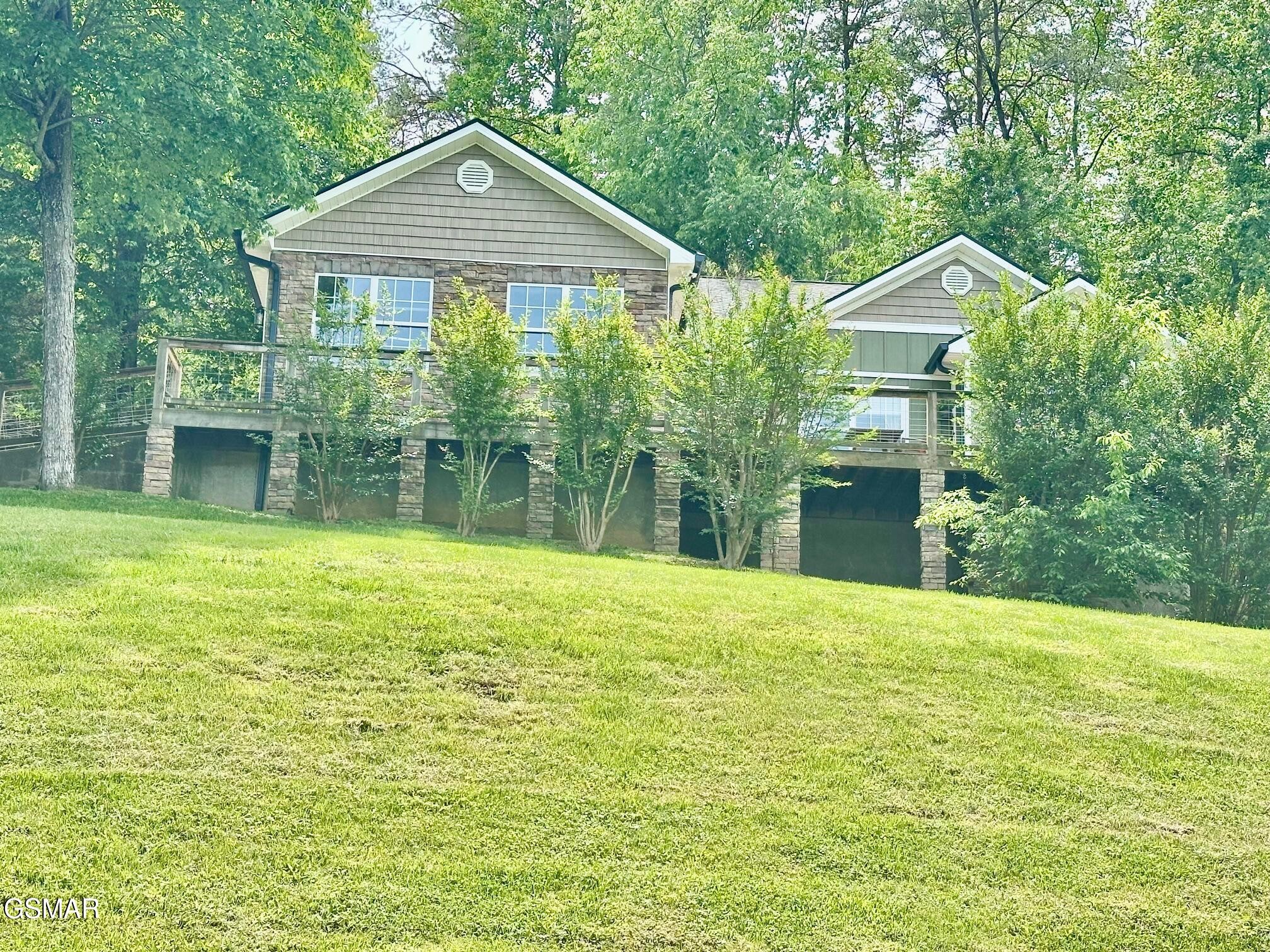 3428 Jason Place — photo