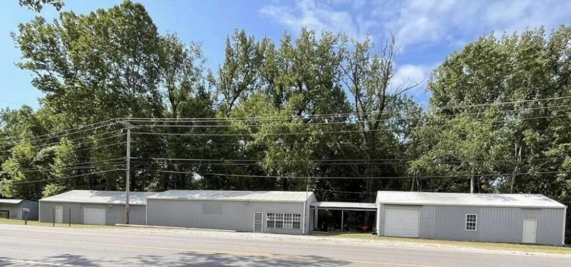 135 Dixon Springs Highway — photo