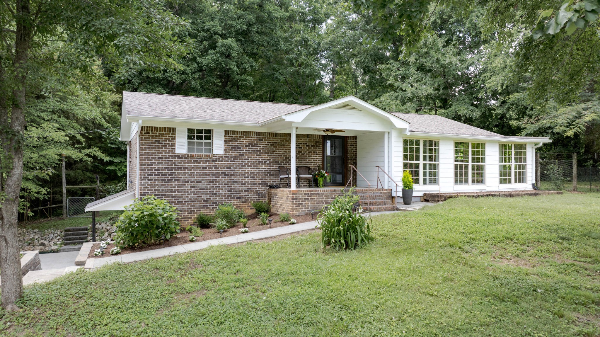 547 Van Davis Road, NW — photo