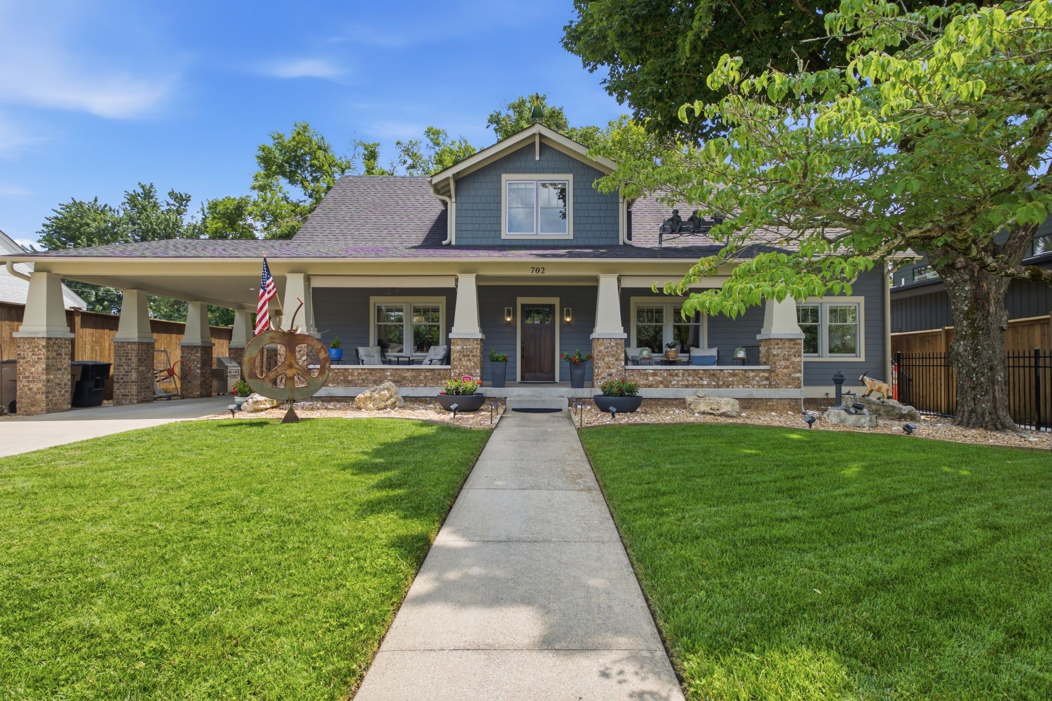 702 Skyview Dr — photo