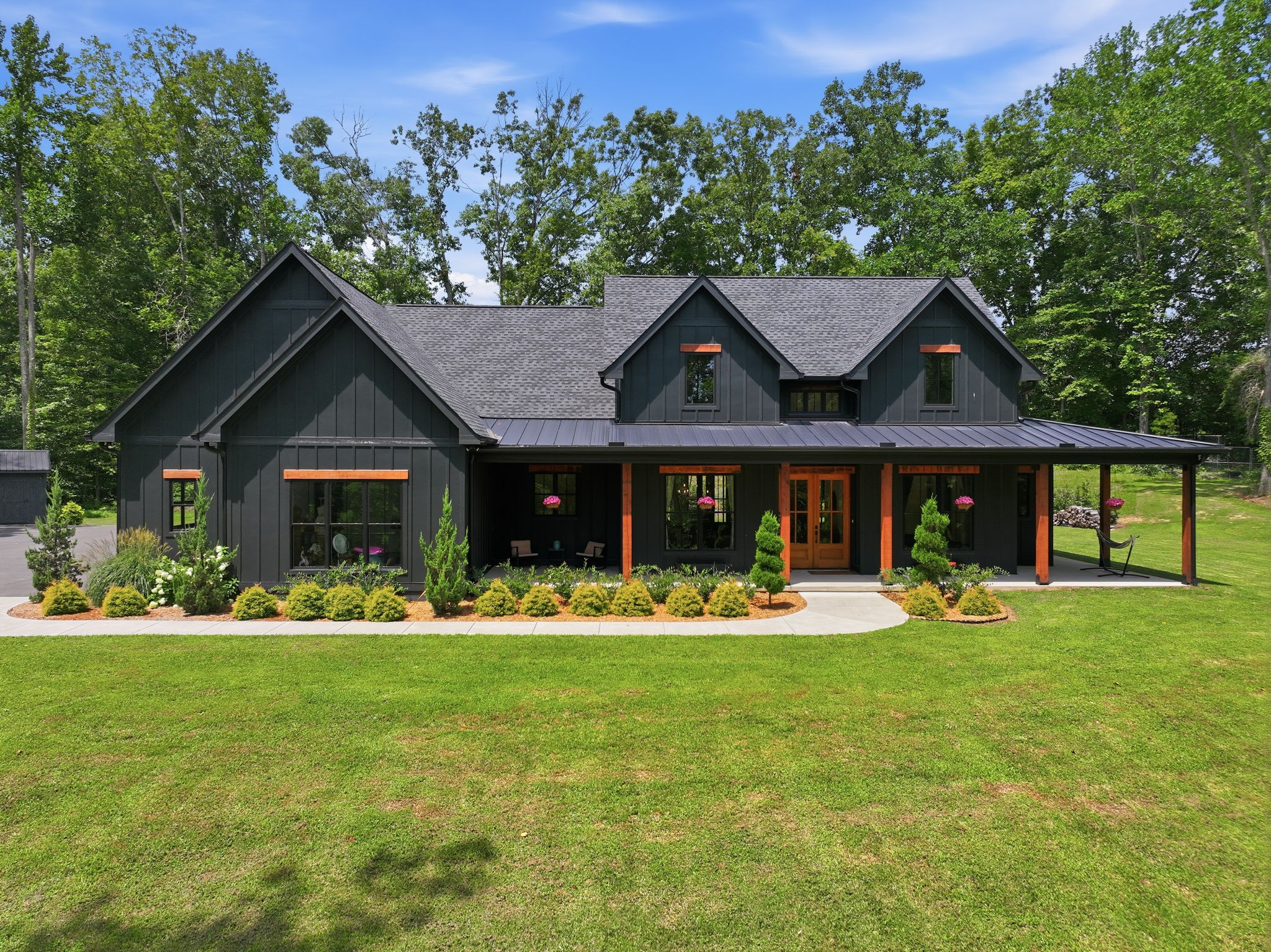 7451 Sleepy Hollow Rd — photo