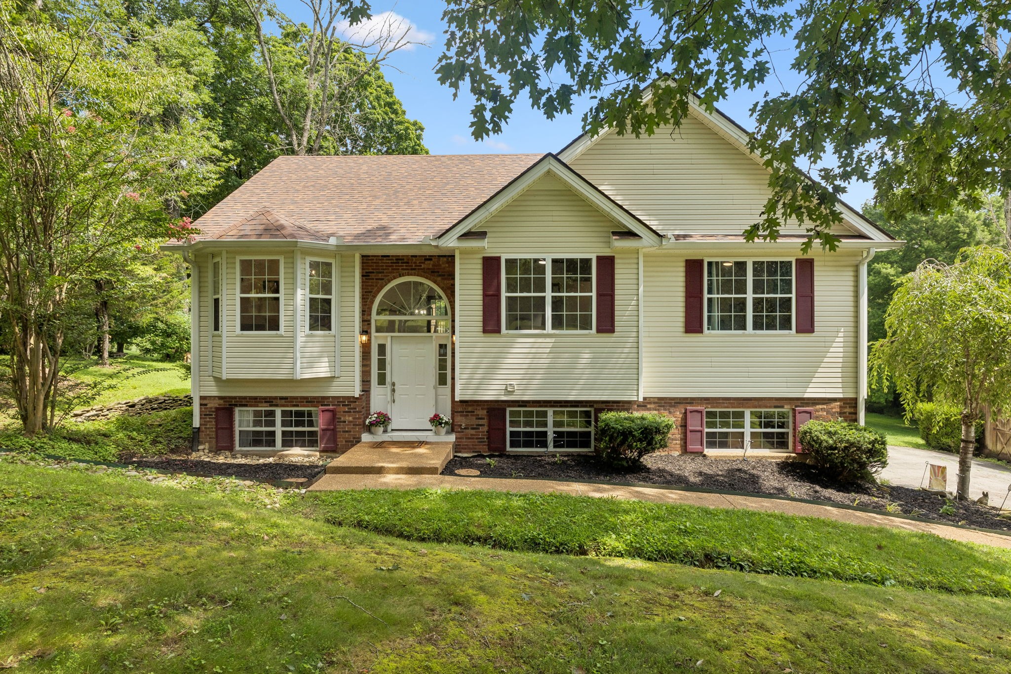 2024 Big Oak Dr — photo