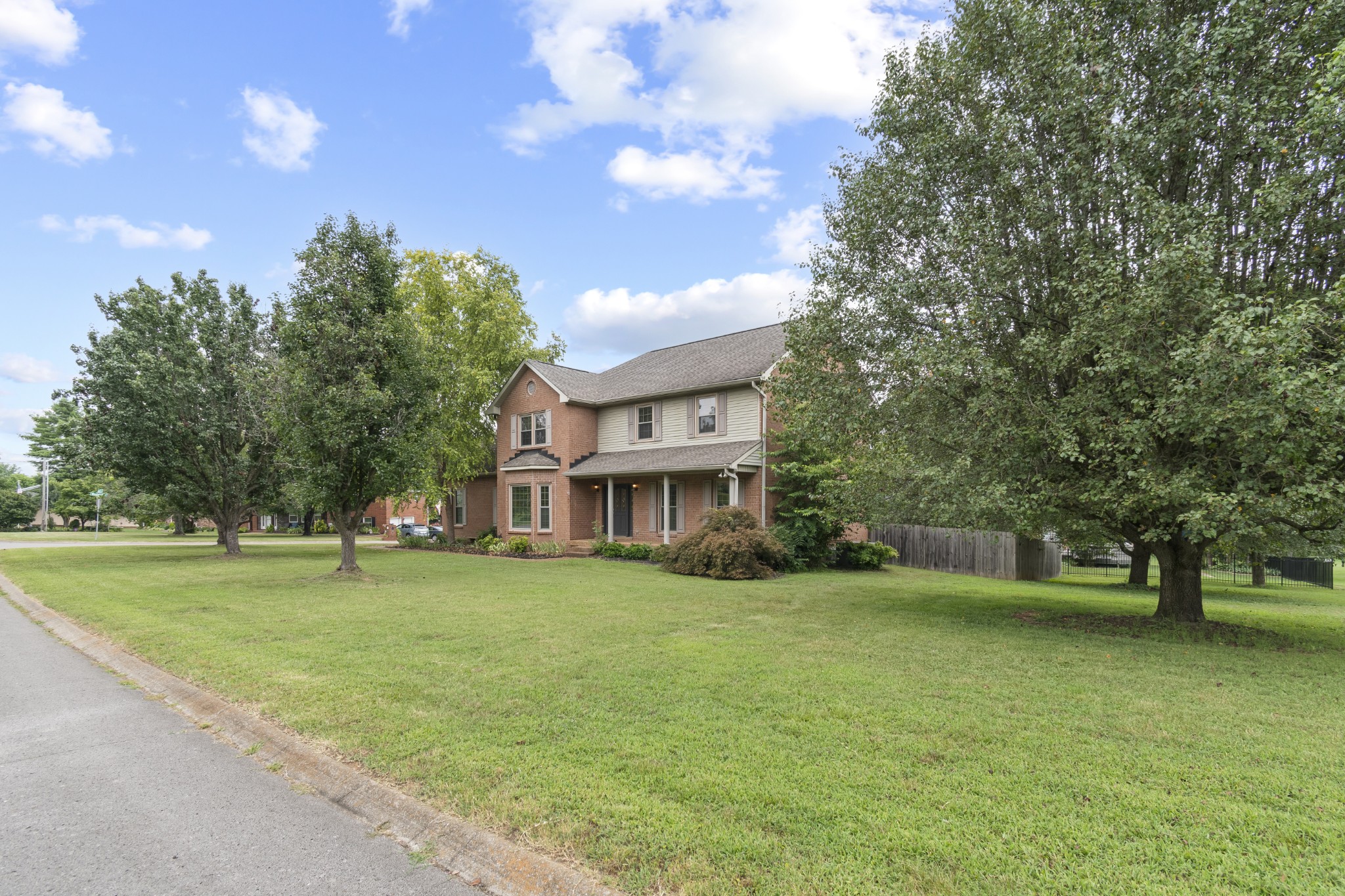 2100 Woodwind Pt — photo