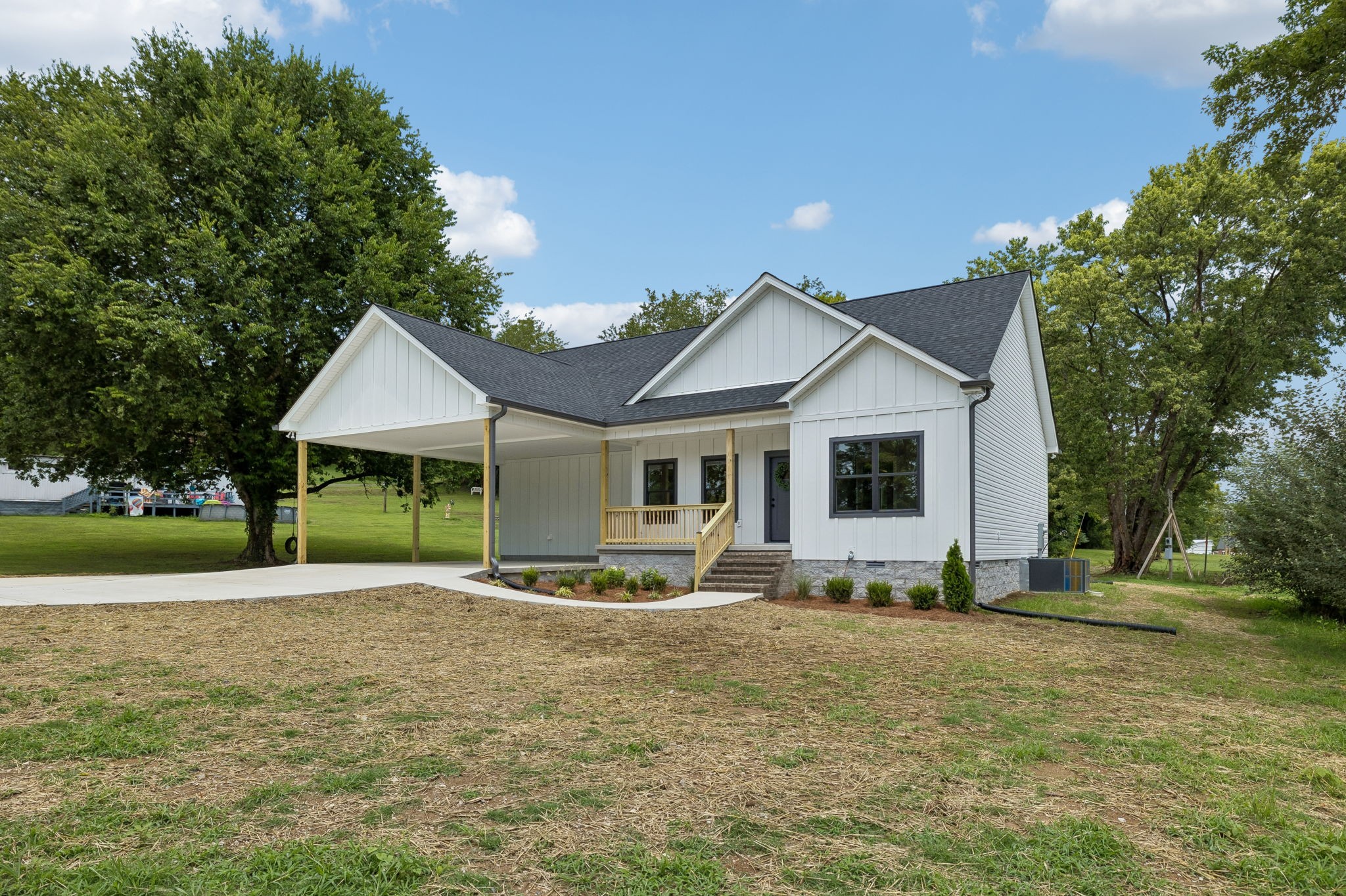 295 Meadow Dr — photo