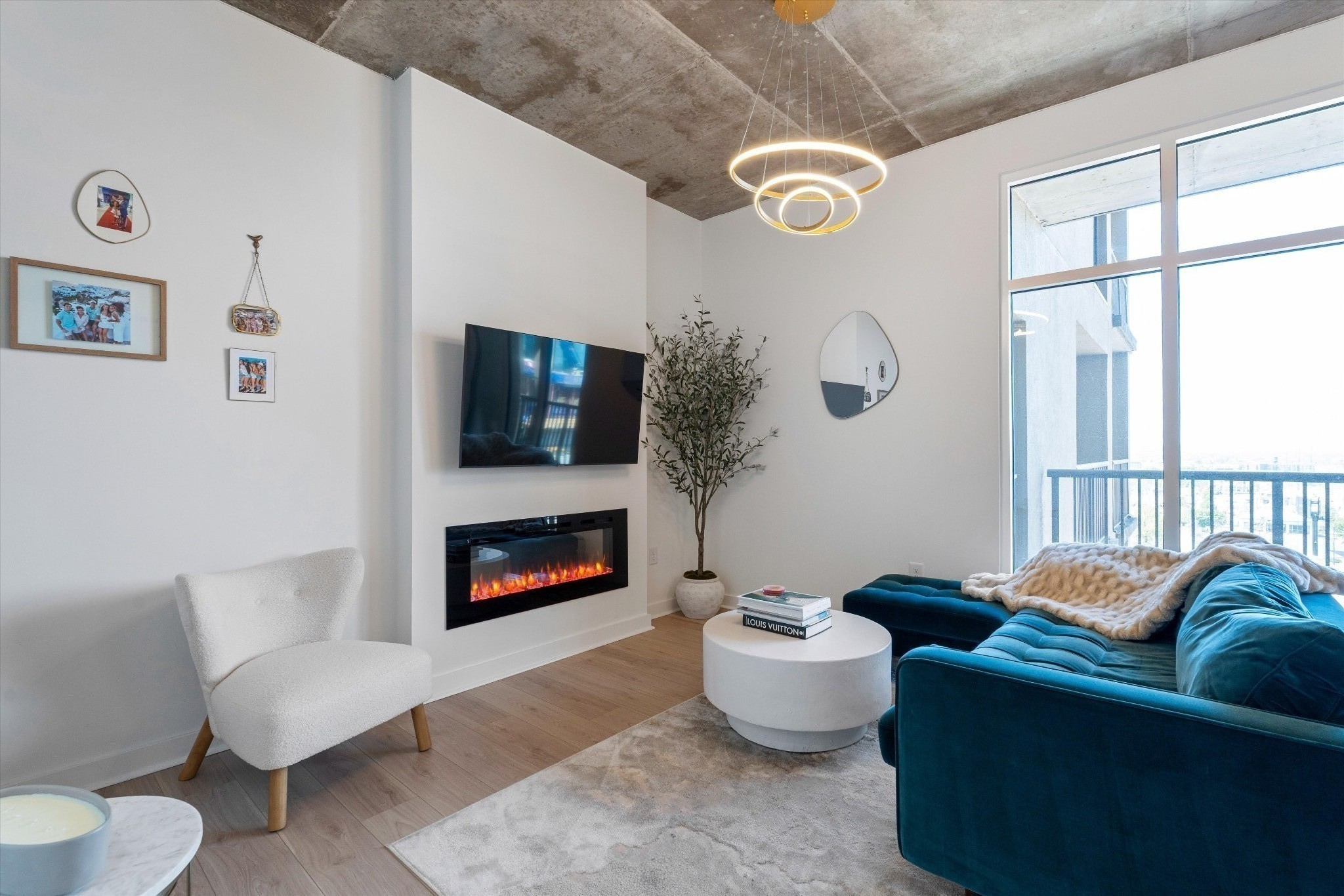 1510 Demonbreun St 807 — photo