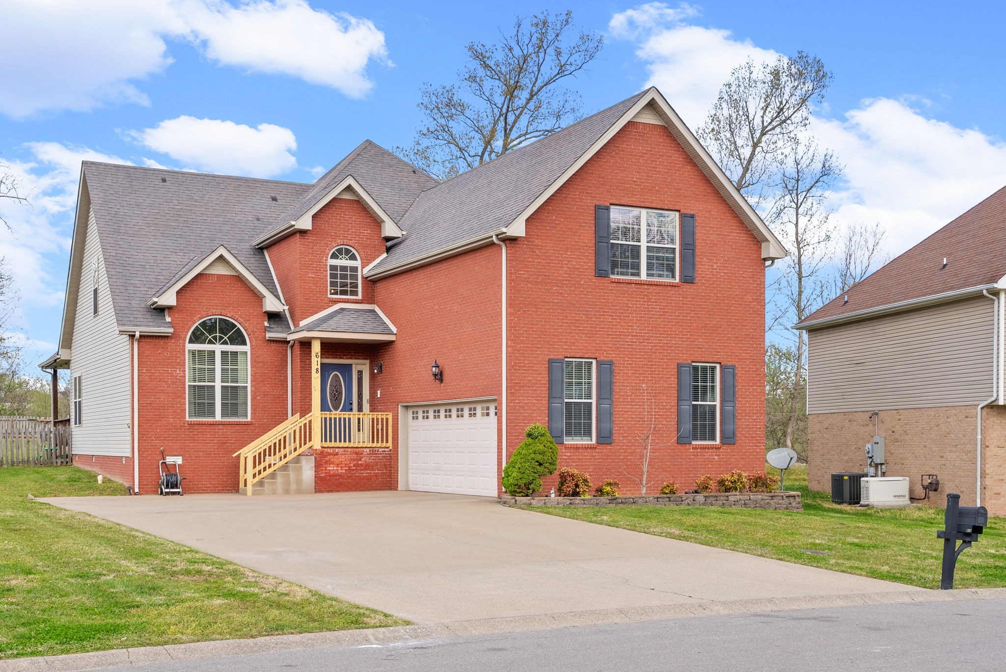 618 Winding Bluff Way — photo