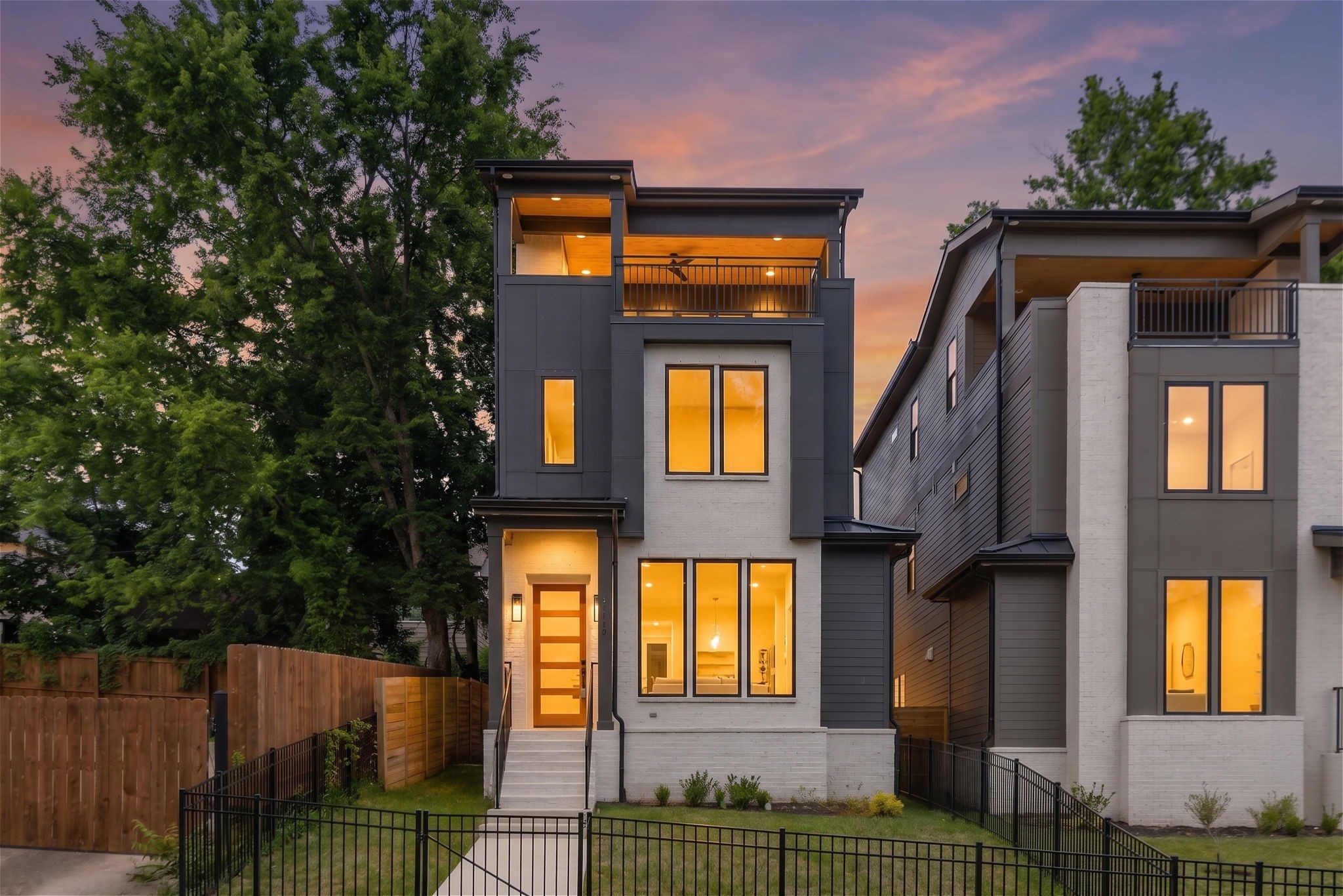 1215 Montgomery Ave — photo