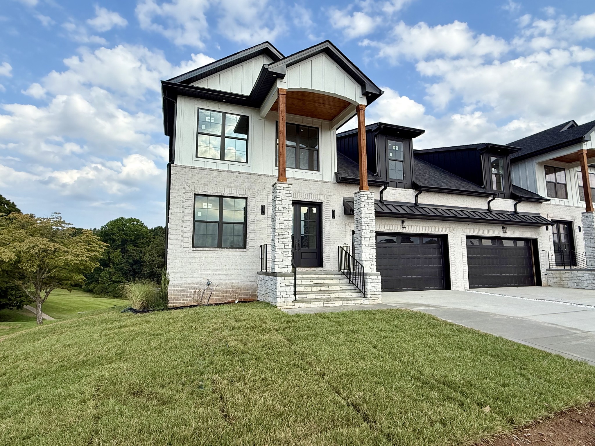 112 Fairway Dr — photo