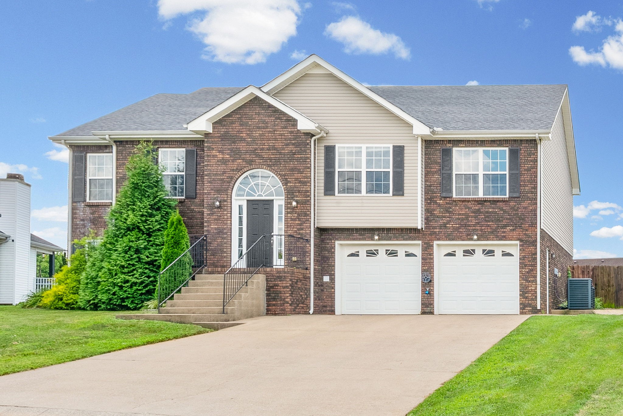 2774 Cascade Dr — photo