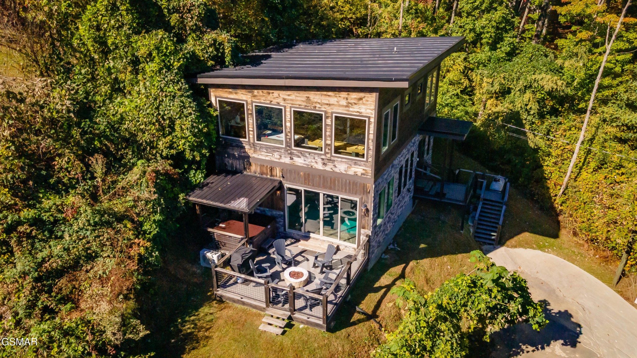 869 Chestnut Drive — photo