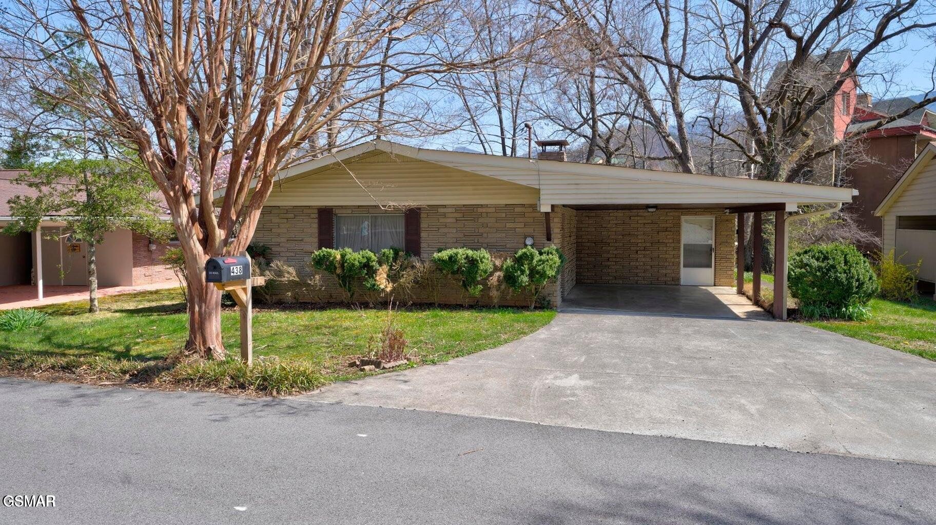 438 Cottage Drive — photo
