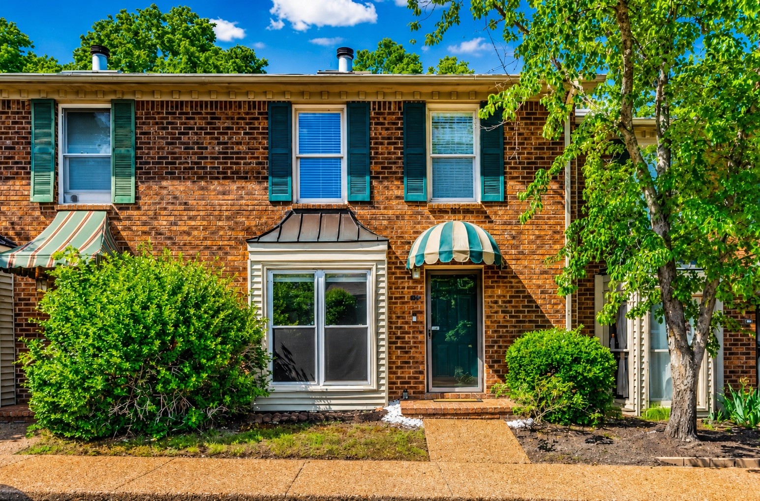 523 Williamsburg Dr — photo