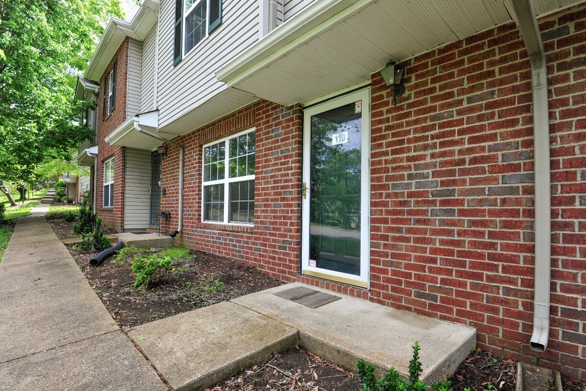 110 Waterview Dr — photo