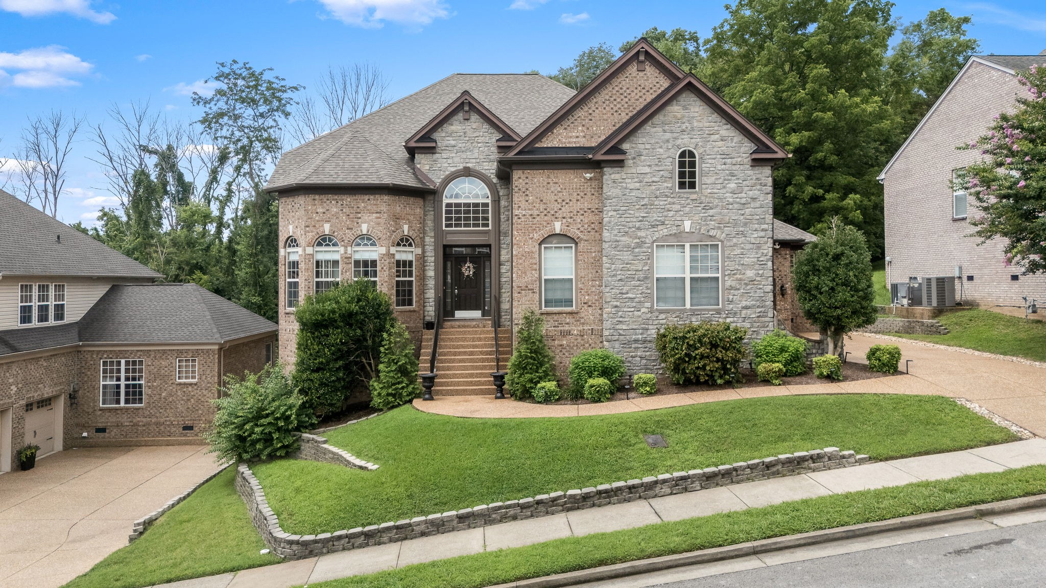 1508 Simpson Ct — photo