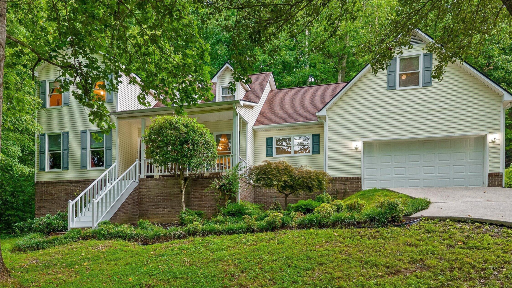 1668 Flagstone Point, NW — photo